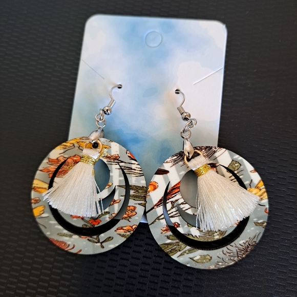 Custom earrings - Picture 1 of 3